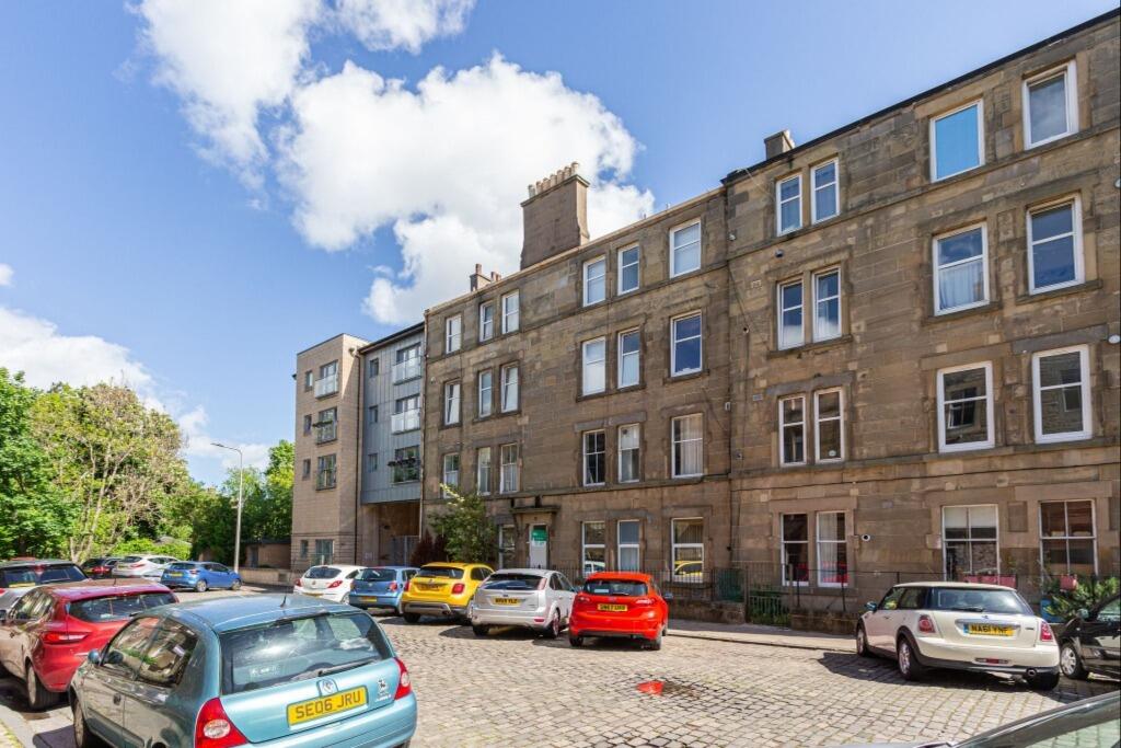 1 bed 1st Floor Flat for rent in Edinburgh. From The Flat Company