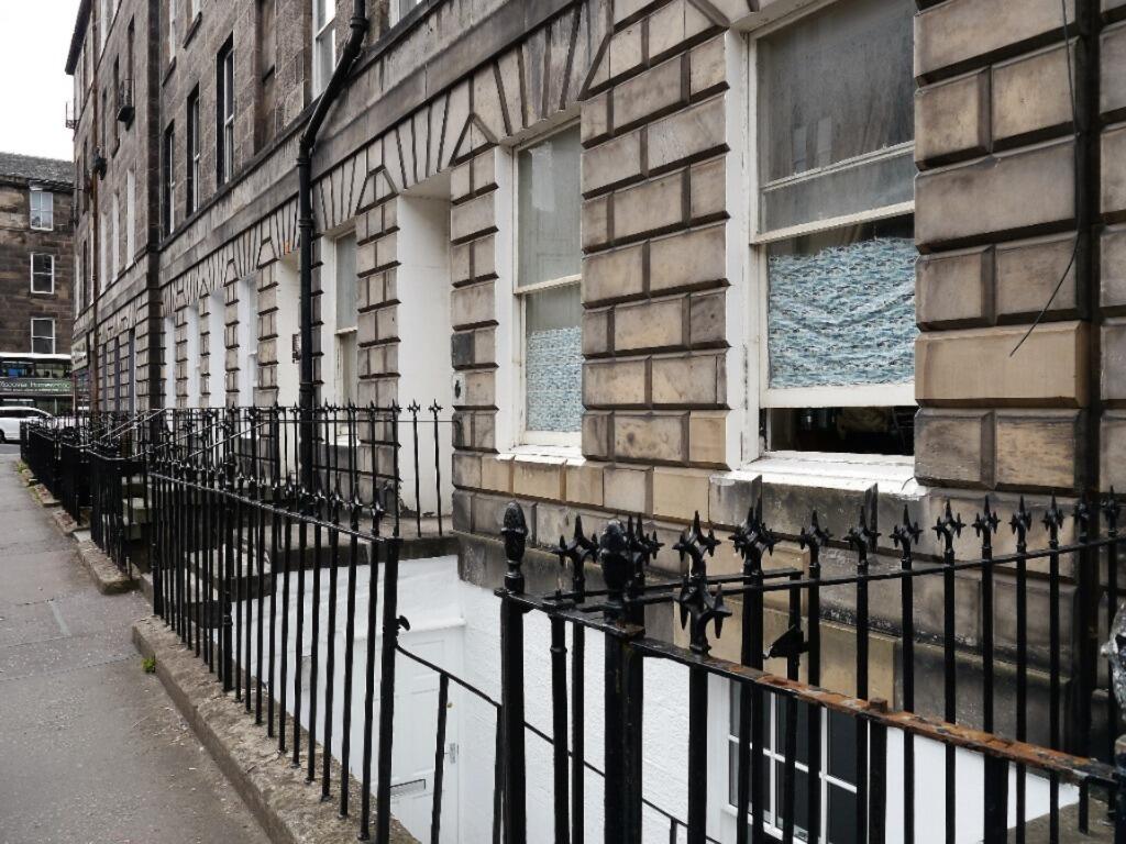2 bed 1st Floor Flat for rent in Edinburgh. From The Flat Company