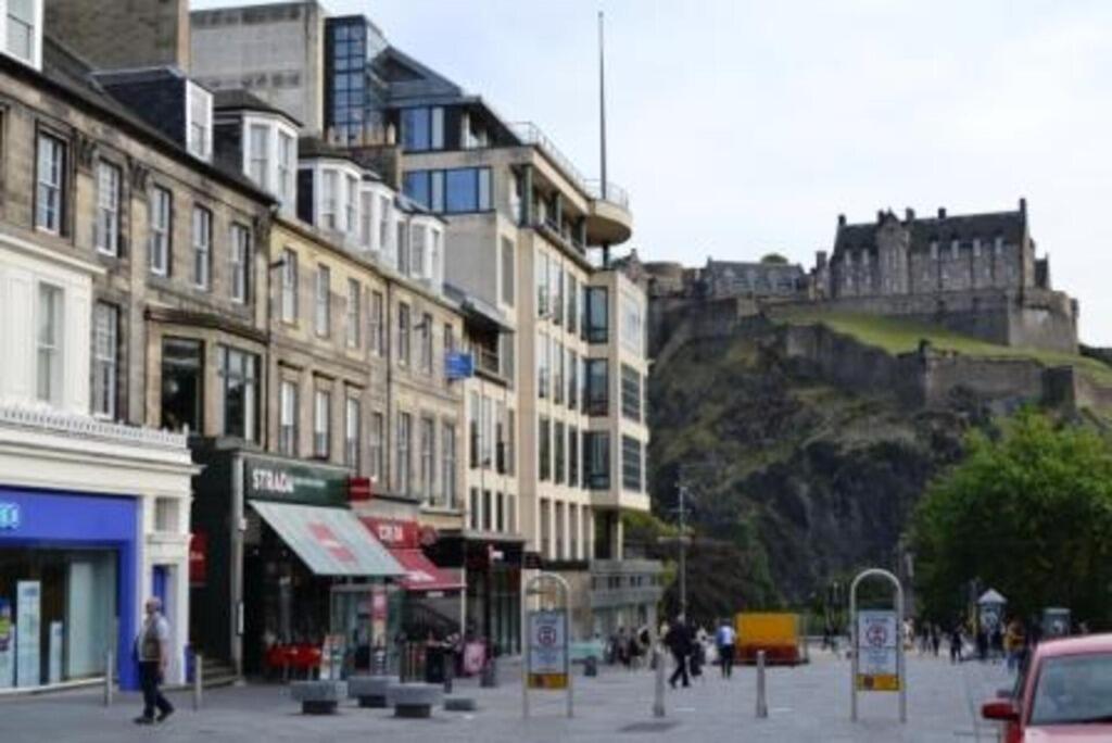 4 bed 1st Floor Flat for rent in Edinburgh. From The Flat Company