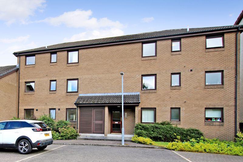 2 bed 1st Floor Flat for rent in Stirling. From Pacitti Jones - Glasgow