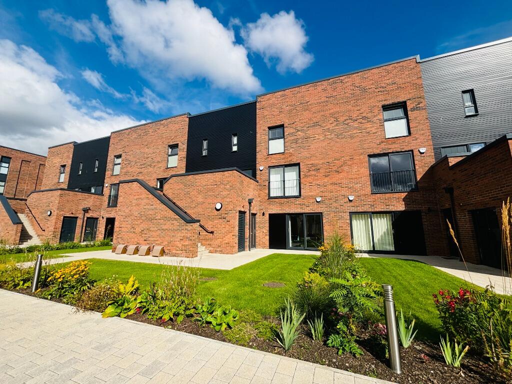 2 bed 1st Floor Flat for rent in Glasgow. From Pacitti Jones - Glasgow