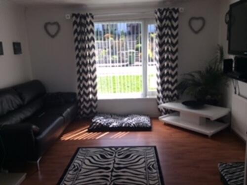 3 bed Mid Terraced House for rent in East Kilbride. From Rent Locally - Hamilton