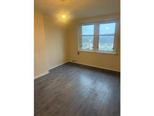 3 bed 1st Floor Flat for rent in Denny. From Rent Locally - Hamilton