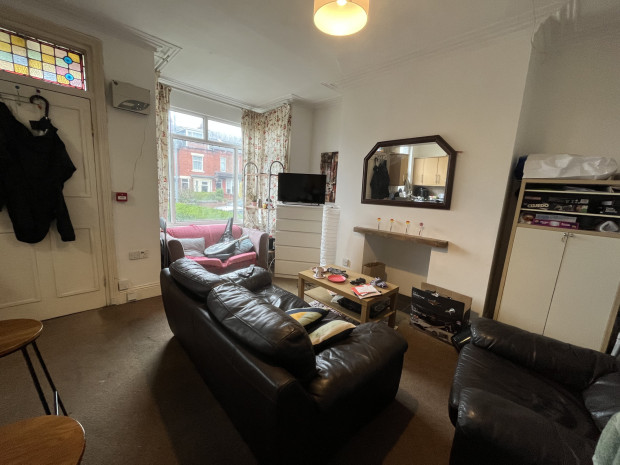 3 bed Mid Terraced House for rent in Leeds. From Right Let Leeds