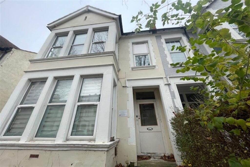 2 bed 1st Floor Flat for rent in Southend-on-Sea. From PACE Property Lettings and Management Ltd - Southend-on-Sea 2 bed 1st Floor Flat for rent in Southend-on-Sea. From PACE Property Lettings and Management Ltd - Southend-on-Sea