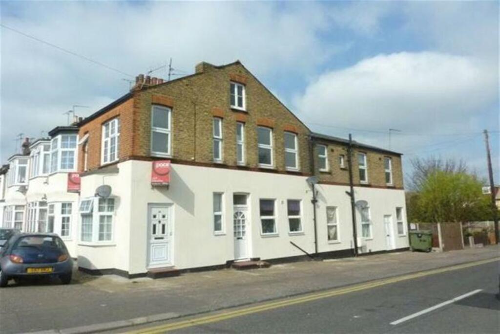 2 bed 1st Floor Flat for rent in Southend-on-Sea. From PACE Property Lettings and Management Ltd - Southend-on-Sea