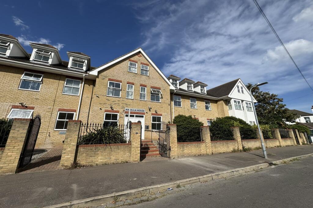1 bed 1st Floor Flat for rent in Southend-on-Sea. From PACE Property Lettings and Management Ltd - Southend-on-Sea