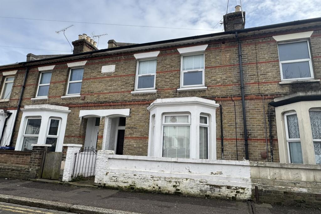 0 bed Mid Terraced House for rent in Southend-on-Sea. From PACE Property Lettings and Management Ltd - Southend-on-Sea