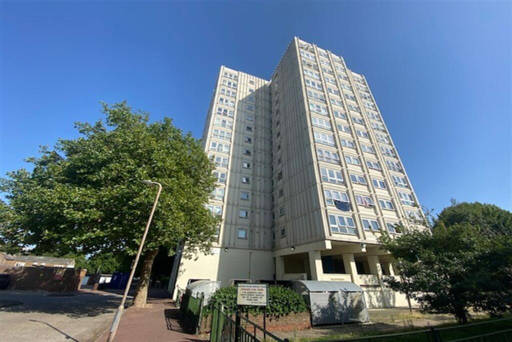 2 bed 1st Floor Flat for rent in Southend-on-Sea. From PACE Property Lettings and Management Ltd - Southend-on-Sea