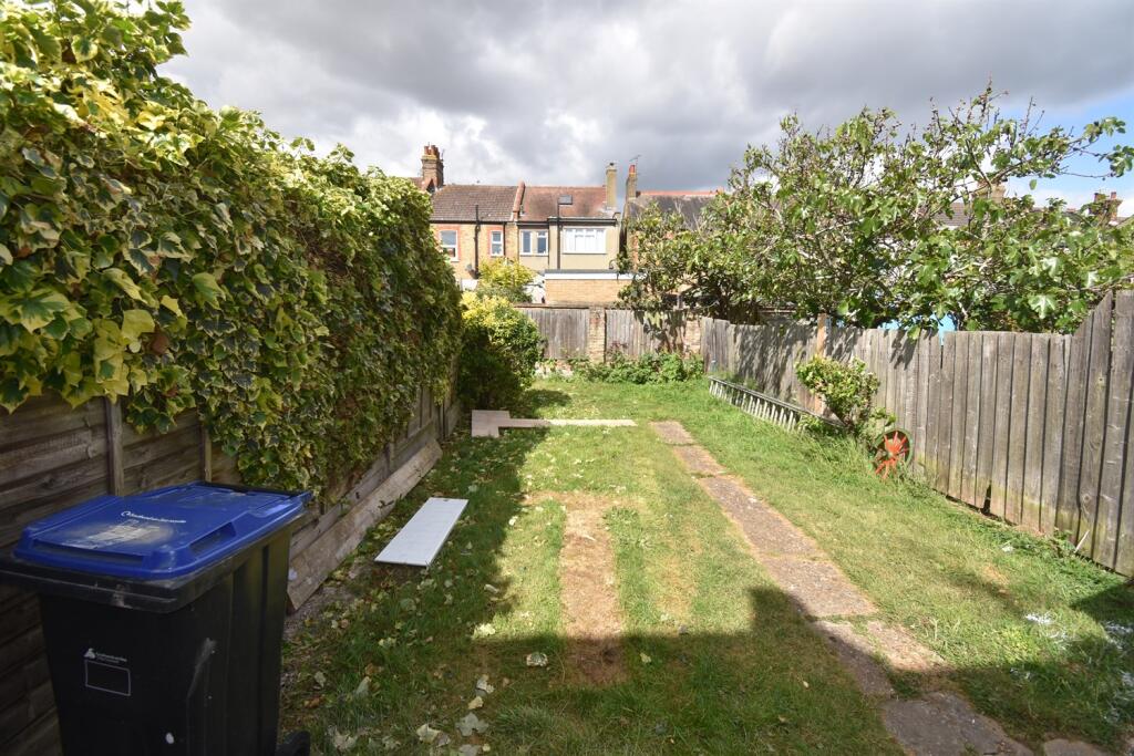 3 bed Mid Terraced House for rent in Southend-on-Sea. From PACE Property Lettings and Management Ltd - Southend-on-Sea 3 bed Mid Terraced House for rent in Southend-on-Sea. From PACE Property Lettings and Management Ltd - Southend-on-Sea