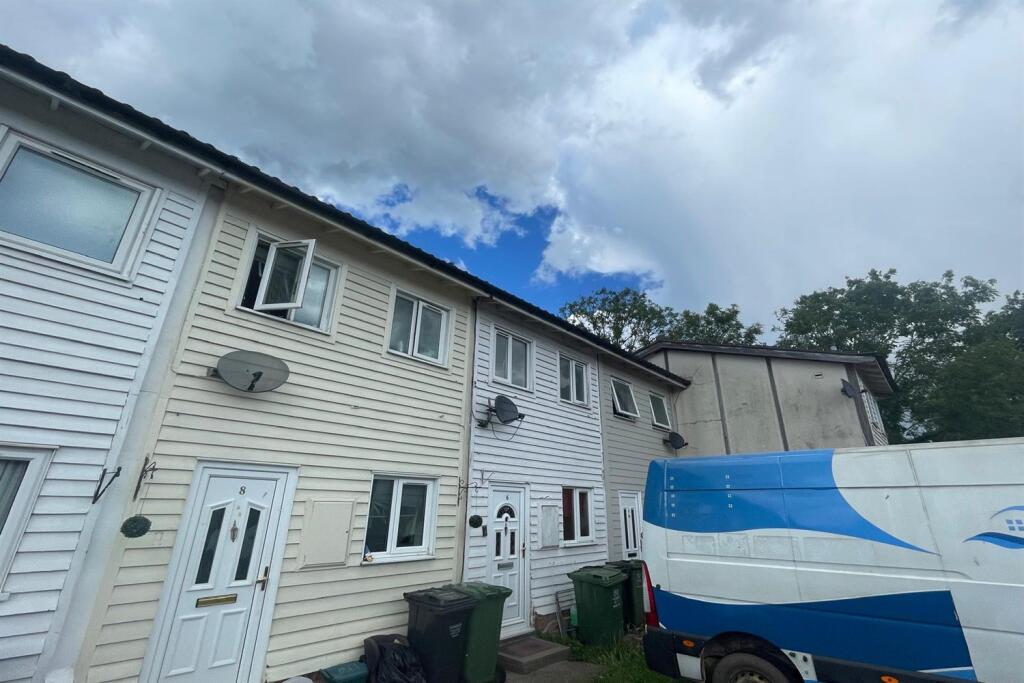 2 bed Mid Terraced House for rent in North Benfleet. From PACE Property Lettings and Management Ltd - Southend-on-Sea 2 bed Mid Terraced House for rent in North Benfleet. From PACE Property Lettings and Management Ltd - Southend-on-Sea