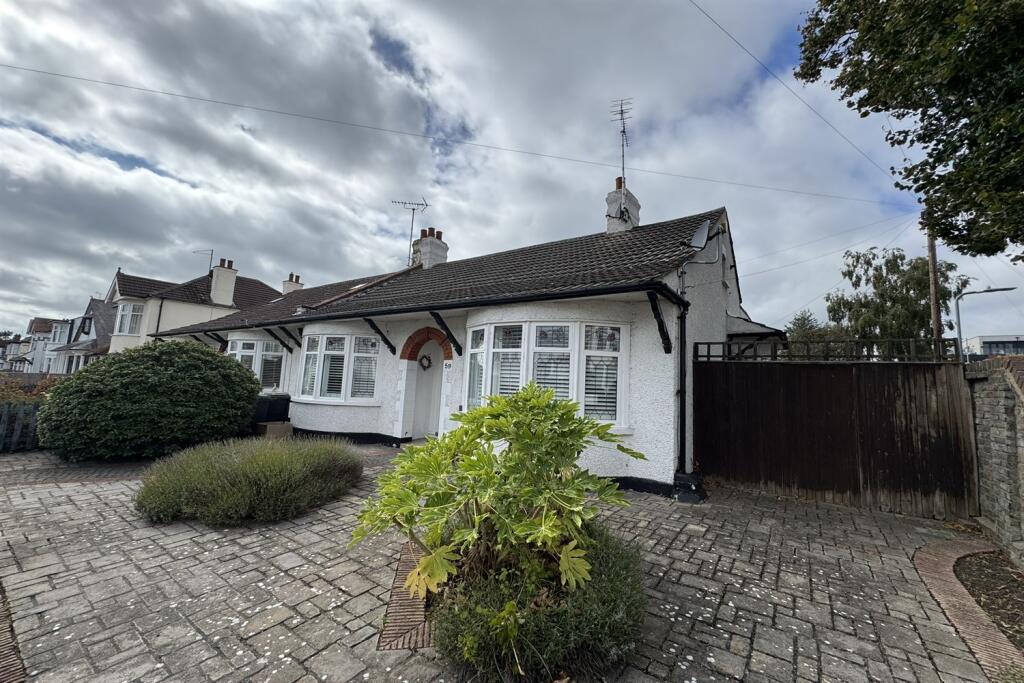 3 bed Bungalow for rent in Southend-on-Sea. From PACE Property Lettings and Management Ltd - Southend-on-Sea