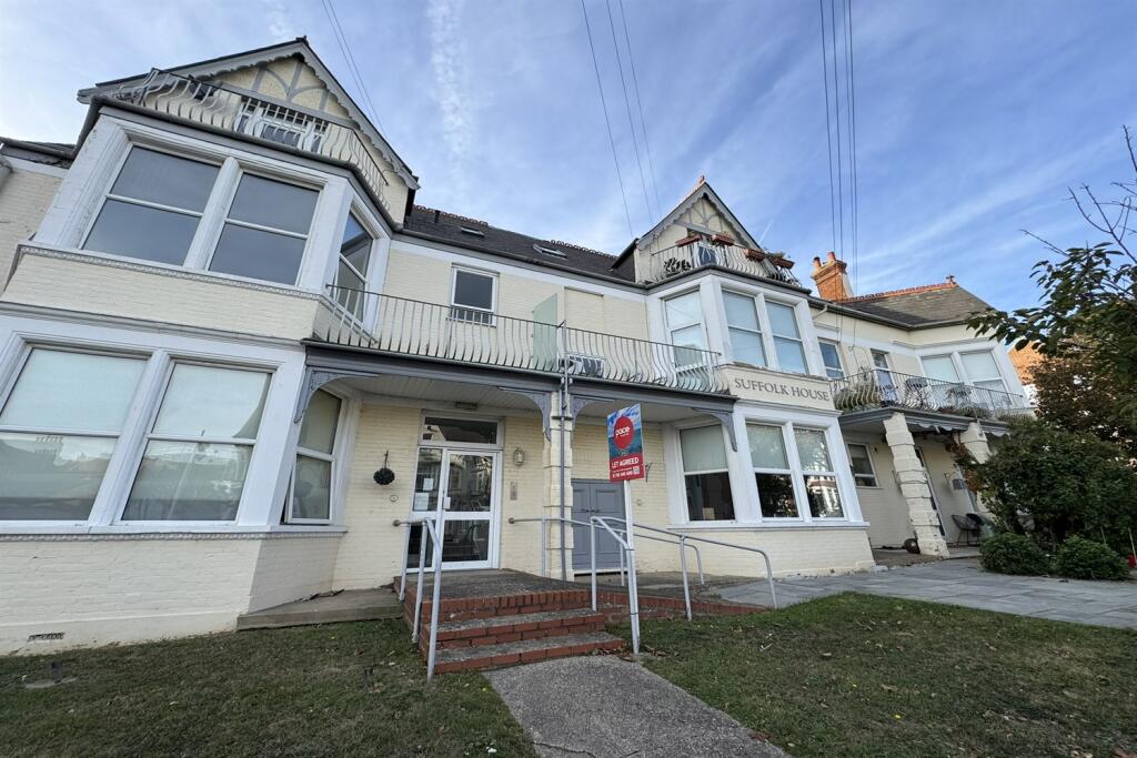 4 bed 1st Floor Flat for rent in Southend-on-Sea. From PACE Property Lettings and Management Ltd - Southend-on-Sea