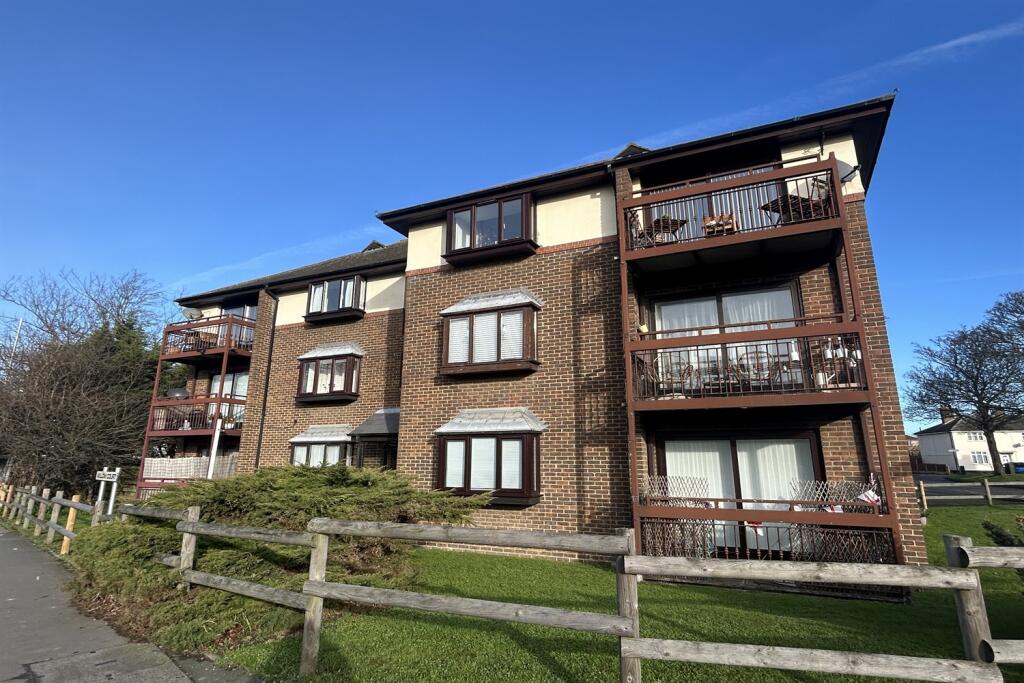 1 bed 1st Floor Flat for rent in Great Wakering. From PACE Property Lettings and Management Ltd - Southend-on-Sea