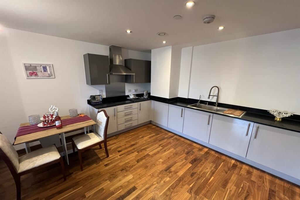 2 bed 1st Floor Flat for rent in Southend-on-Sea. From PACE Property Lettings and Management Ltd - Southend-on-Sea