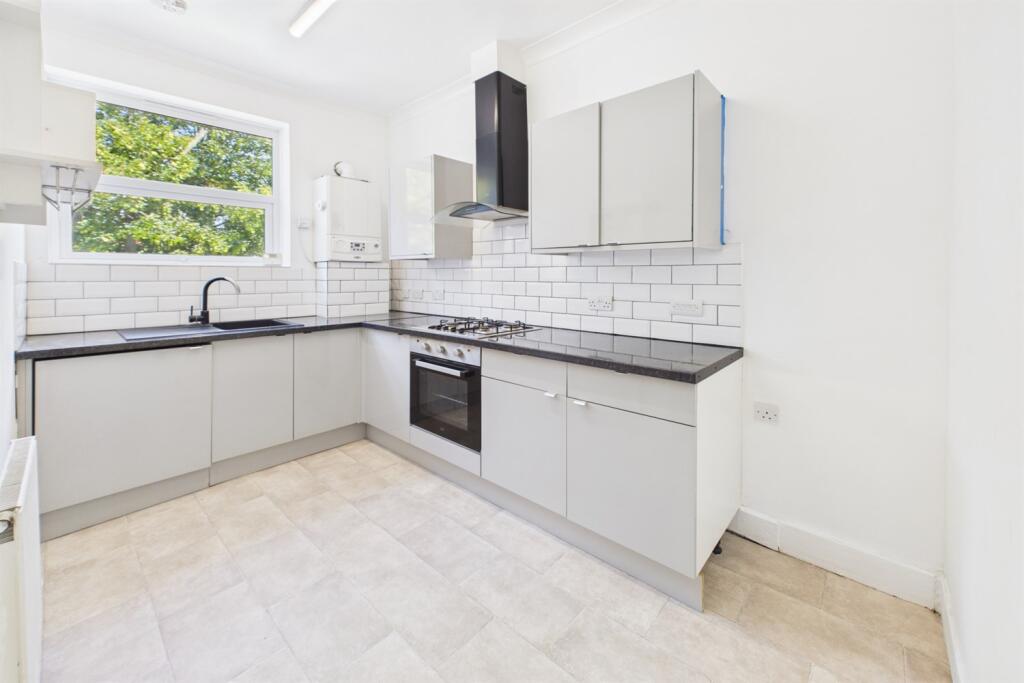 2 bed 1st Floor Flat for rent in Southend-on-Sea. From PACE Property Lettings and Management Ltd - Southend-on-Sea 2 bed 1st Floor Flat for rent in Southend-on-Sea. From PACE Property Lettings and Management Ltd - Southend-on-Sea