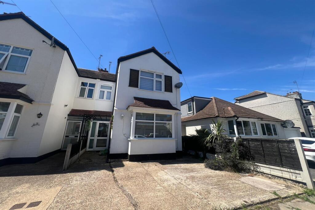 3 bed Semi Detached for rent in Southend-on-Sea. From PACE Property Lettings and Management Ltd - Southend-on-Sea