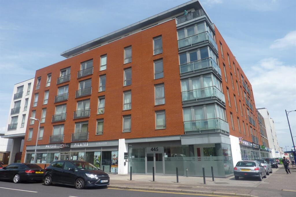 2 bed 1st Floor Flat for rent in Southend-on-Sea. From PACE Property Lettings and Management Ltd - Southend-on-Sea