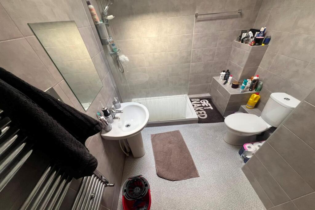 1 bed 1st Floor Flat for rent in Southend-on-Sea. From PACE Property Lettings and Management Ltd - Southend-on-Sea 1 bed 1st Floor Flat for rent in Southend-on-Sea. From PACE Property Lettings and Management Ltd - Southend-on-Sea