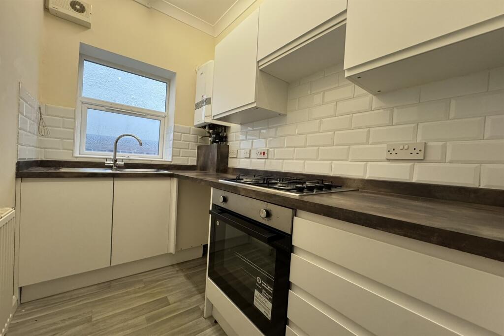 1 bed 1st Floor Flat for rent in Southend-on-Sea. From PACE Property Lettings and Management Ltd - Southend-on-Sea 1 bed 1st Floor Flat for rent in Southend-on-Sea. From PACE Property Lettings and Management Ltd - Southend-on-Sea
