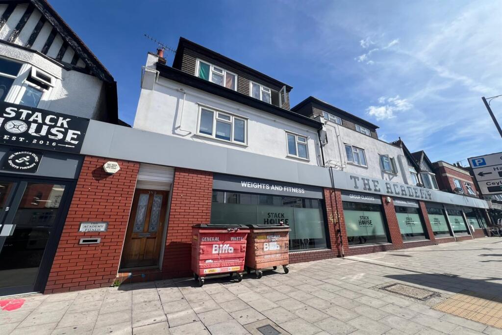 2 bed 1st Floor Flat for rent in Southend-on-Sea. From PACE Property Lettings and Management Ltd - Southend-on-Sea