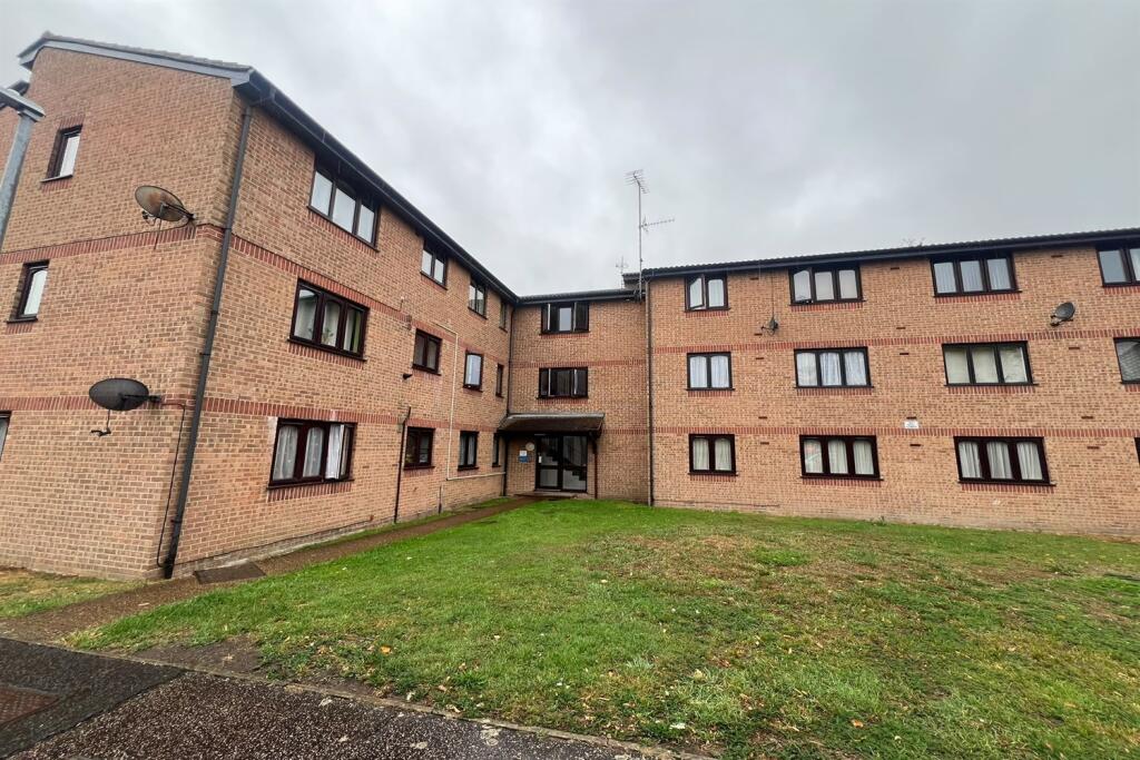 1 bed 1st Floor Flat for rent in Rochford. From PACE Property Lettings and Management Ltd - Southend-on-Sea