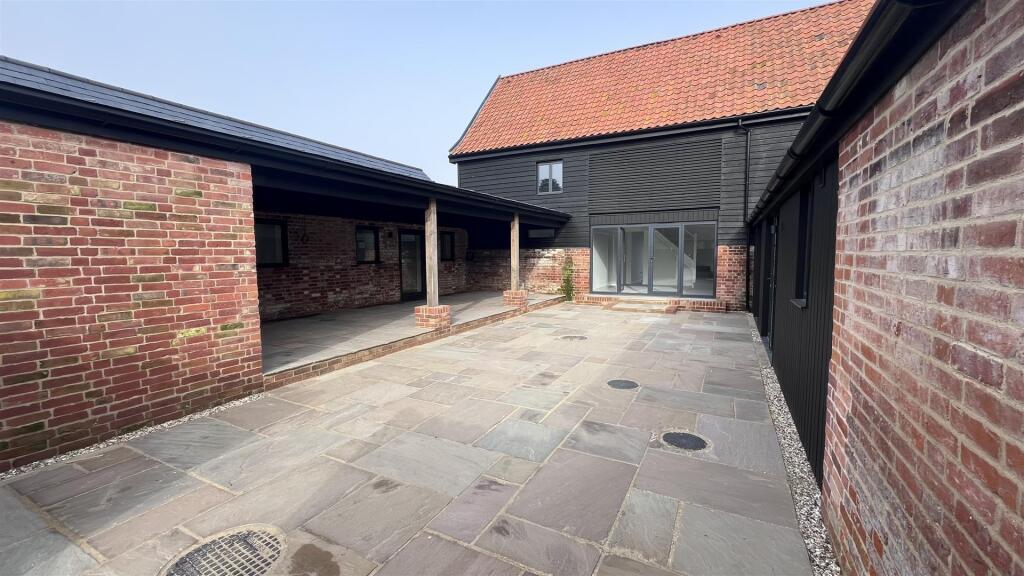 4 bed Barn Conversion for rent in Woodbridge. From Clarke and Simpson - Framlingham 4 bed Barn Conversion for rent in Woodbridge. From Clarke and Simpson - Framlingham