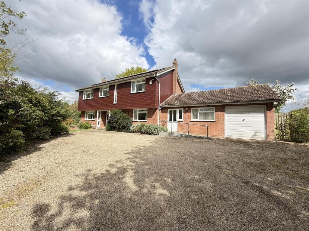 4 bed Detached for rent in Ipswich. From Clarke and Simpson - Framlingham