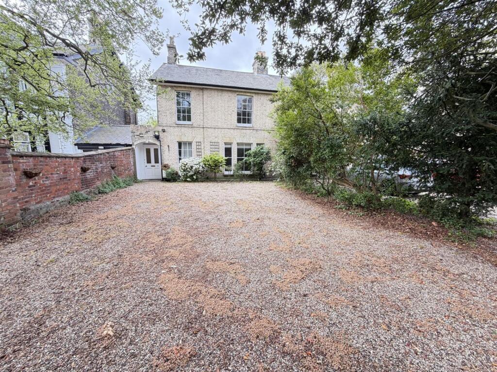 4 bed Semi Detached for rent in Ipswich. From Clarke and Simpson - Framlingham 4 bed Semi Detached for rent in Ipswich. From Clarke and Simpson - Framlingham