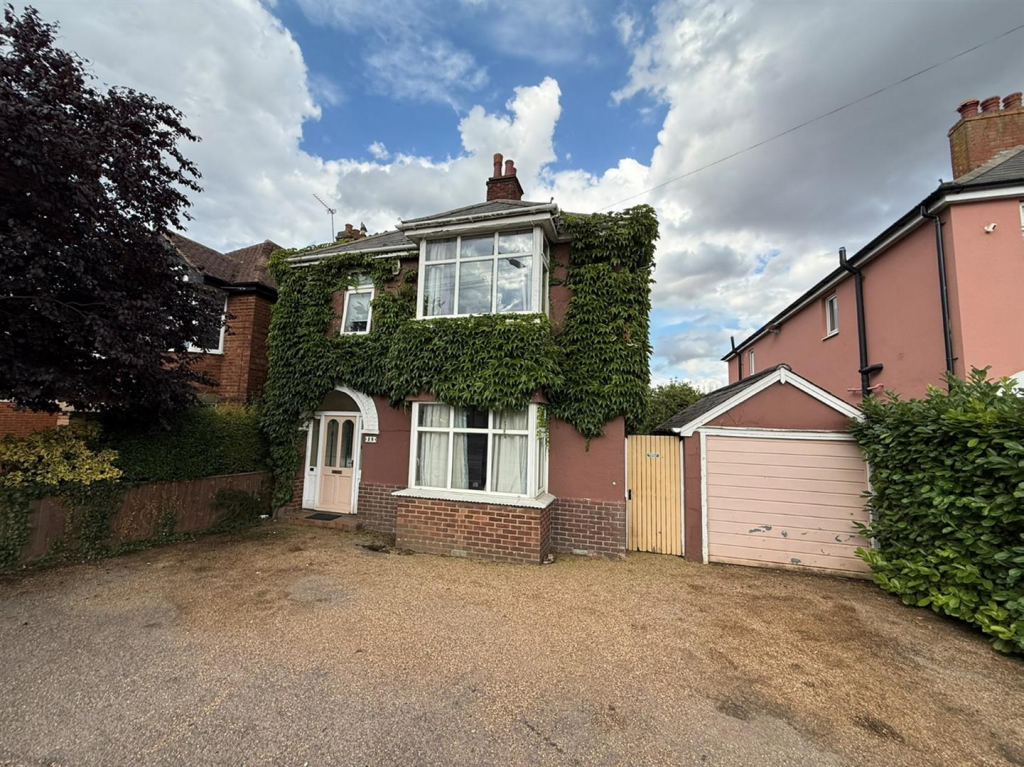 3 bed Detached for rent in Newmarket. From Clarke and Simpson - Framlingham