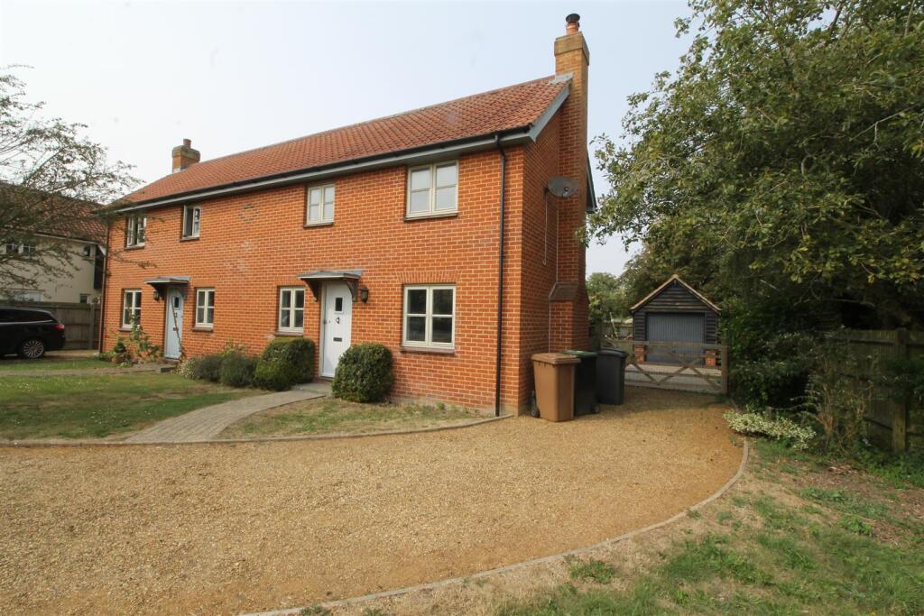 3 bed Semi Detached for rent in Stradbroke. From Clarke and Simpson - Framlingham 3 bed Semi Detached for rent in Stradbroke. From Clarke and Simpson - Framlingham