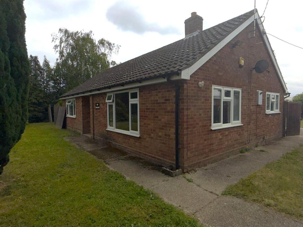 3 bed Detached bungalow for rent in Ipswich. From Clarke and Simpson - Framlingham
