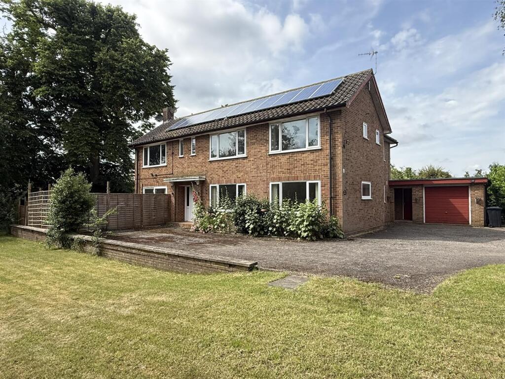 4 bed Detached for rent in Claydon. From Clarke and Simpson - Framlingham 4 bed Detached for rent in Claydon. From Clarke and Simpson - Framlingham