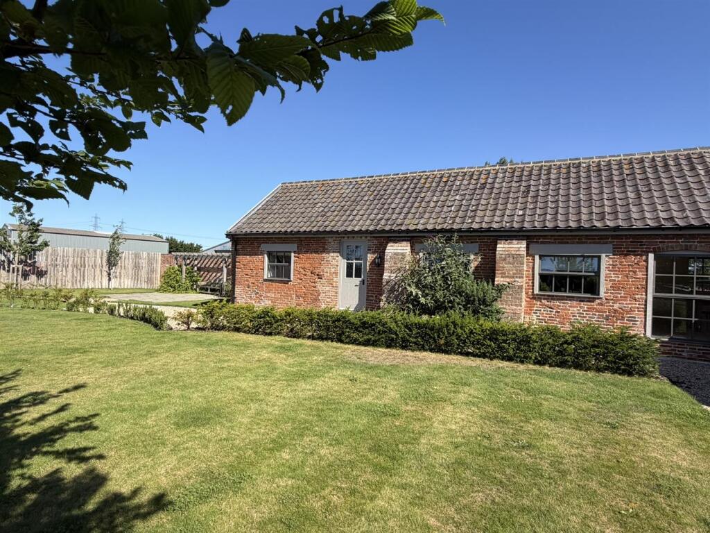 1 bed Semi-detached bungalow for rent in Friston. From Clarke and Simpson - Framlingham
