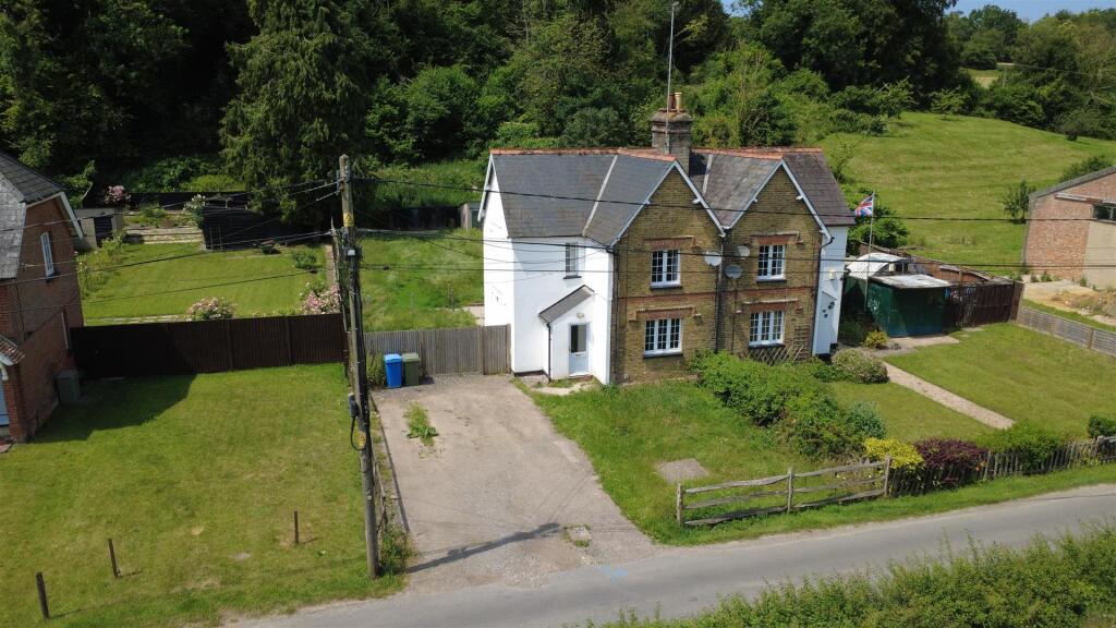 2 bed Semi Detached for rent in Faversham. From Clarke and Simpson - Framlingham 2 bed Semi Detached for rent in Faversham. From Clarke and Simpson - Framlingham