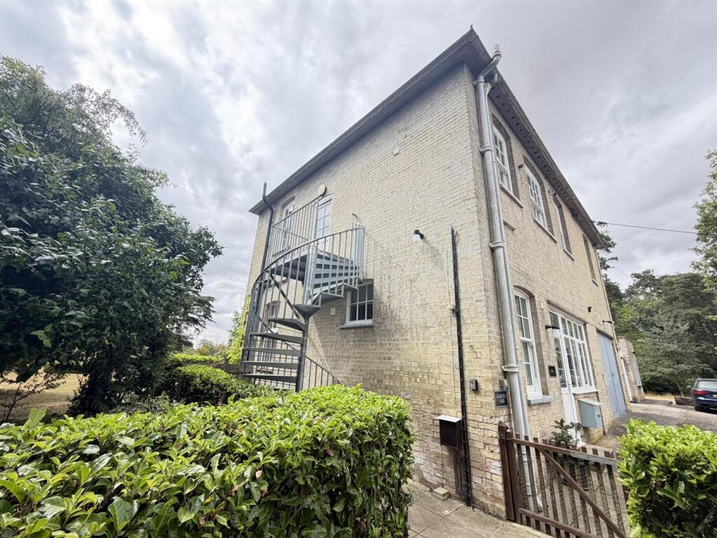 1 bed Apartment for rent in Woodbridge. From Clarke and Simpson - Framlingham 1 bed Apartment for rent in Woodbridge. From Clarke and Simpson - Framlingham