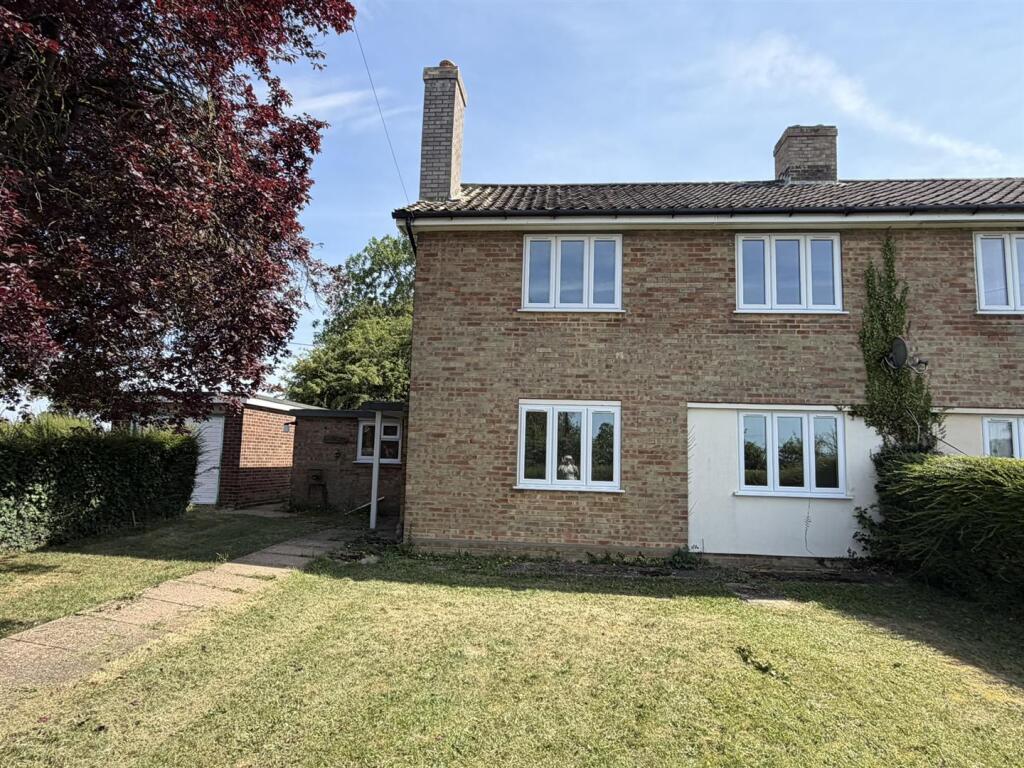 3 bed Semi Detached for rent in Redlingfield. From Clarke and Simpson - Framlingham 3 bed Semi Detached for rent in Redlingfield. From Clarke and Simpson - Framlingham
