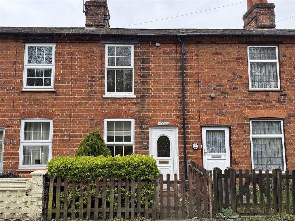 2 bed Mid Terraced House for rent in Melton. From Clarke and Simpson - Framlingham 2 bed Mid Terraced House for rent in Melton. From Clarke and Simpson - Framlingham
