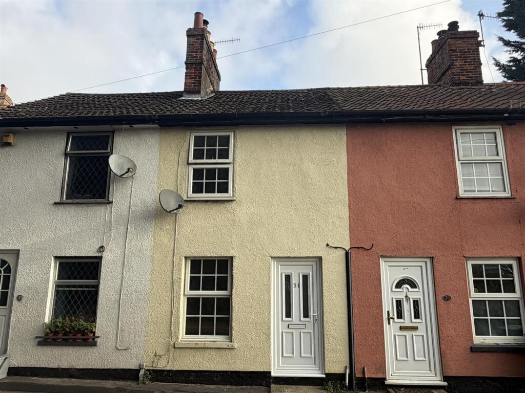 2 bed Mid Terraced House for rent in Saxmundham. From Clarke and Simpson - Framlingham