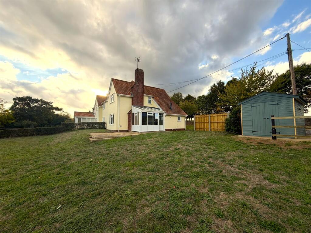 3 bed Semi Detached for rent in Waldringfield. From Clarke and Simpson - Framlingham 3 bed Semi Detached for rent in Waldringfield. From Clarke and Simpson - Framlingham