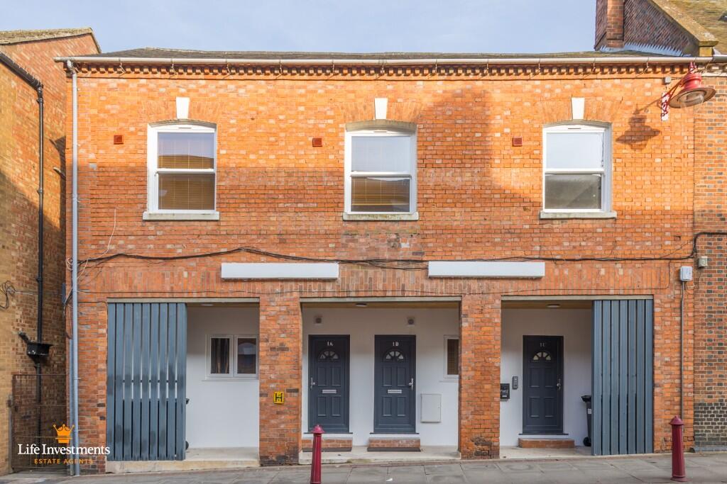 2 bed Apartment for rent in Daventry. From Life Investments Estate Agents & Residential Lettings - Rugby 2 bed Apartment for rent in Daventry. From Life Investments Estate Agents & Residential Lettings - Rugby