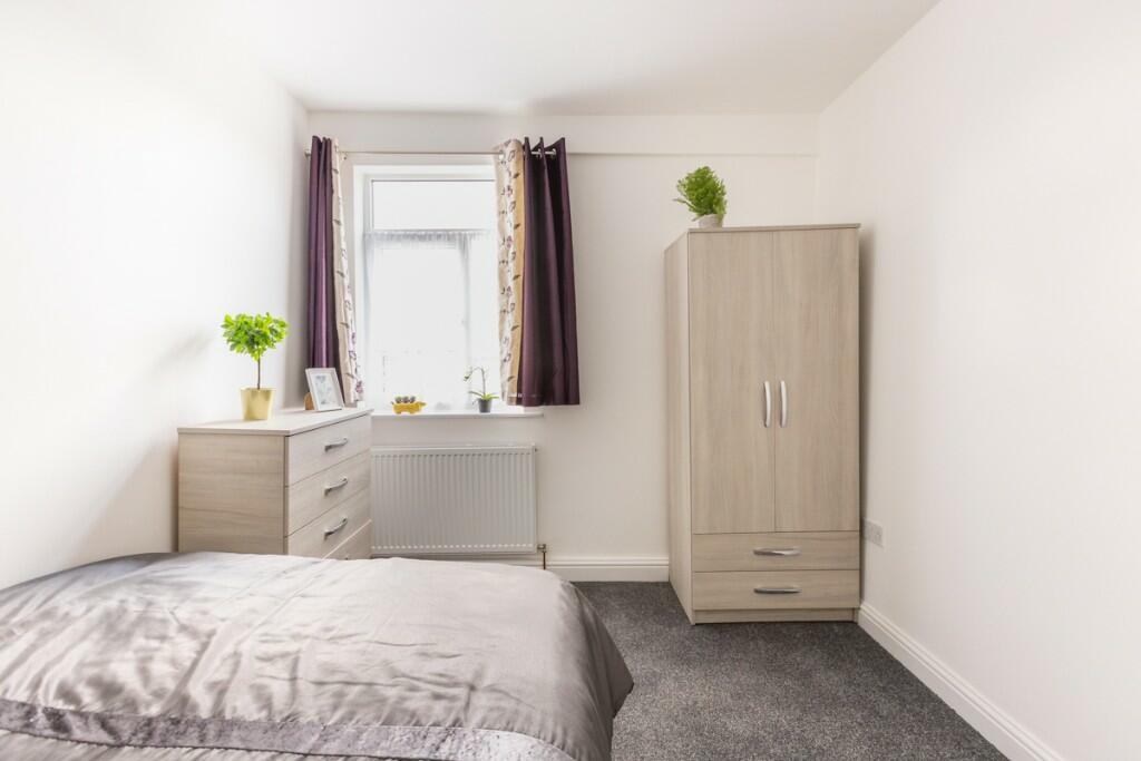 6 bed HMO for rent in Rugby. From Life Investments Estate Agents & Residential Lettings - Rugby