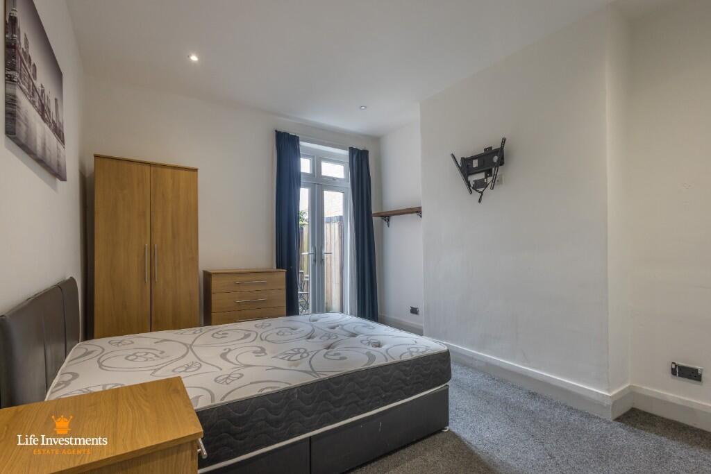 1 bed HMO for rent in Rugby. From Life Investments Estate Agents & Residential Lettings - Rugby