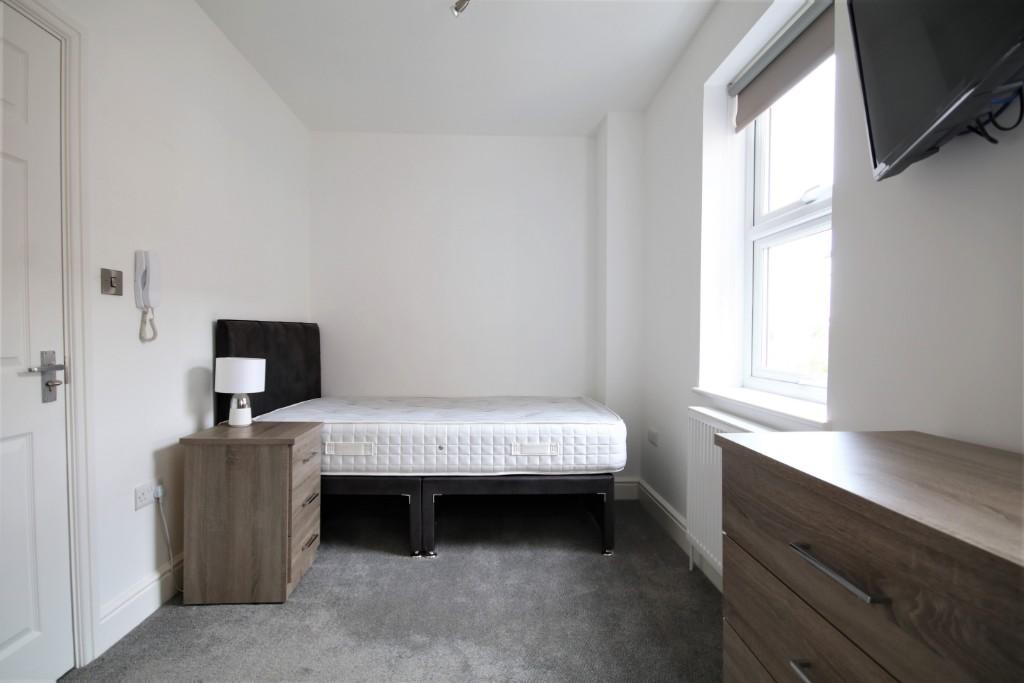 1 bed HMO for rent in Rugby. From Life Investments Estate Agents & Residential Lettings - Rugby