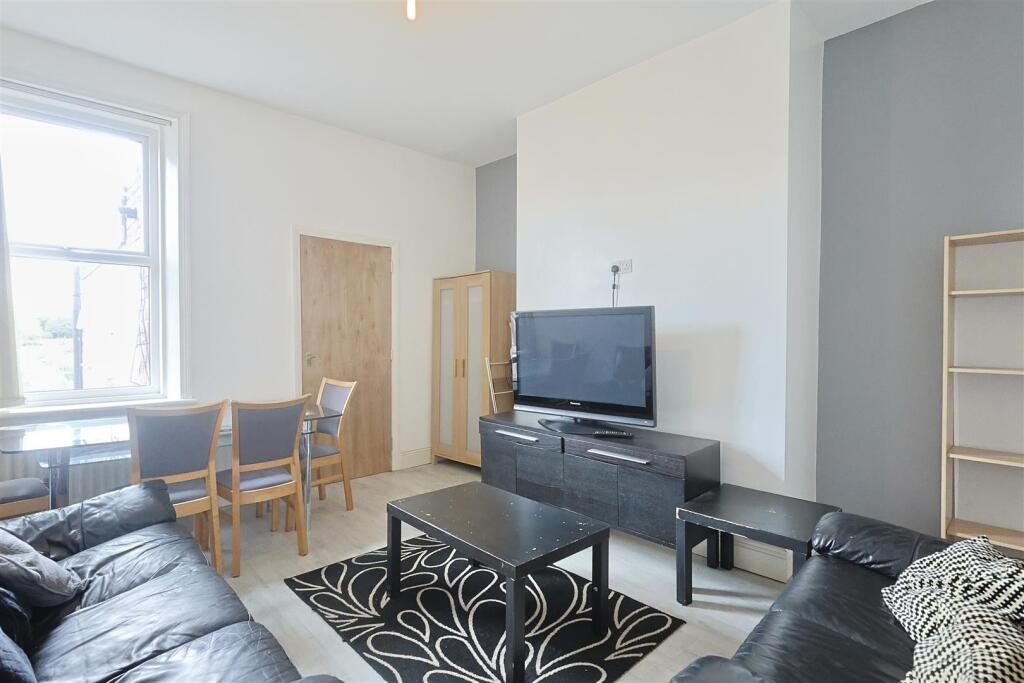 3 bed 1st Floor Flat for rent in Newcastle upon Tyne. From Bowson - Jesmond