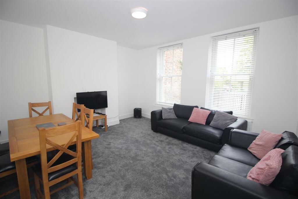 6 bed Mid Terraced House for rent in Newcastle upon Tyne. From Bowson - Jesmond