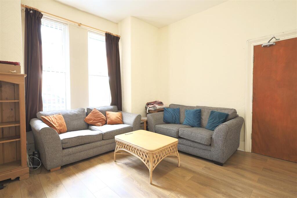 4 bed Mid Terraced House for rent in Newcastle upon Tyne. From Bowson - Jesmond 4 bed Mid Terraced House for rent in Newcastle upon Tyne. From Bowson - Jesmond