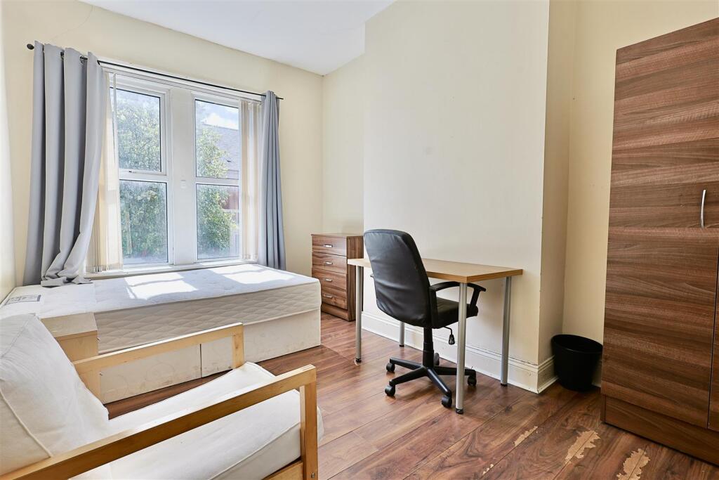 4 bed Mid Terraced House for rent in Newcastle upon Tyne. From Bowson - Jesmond