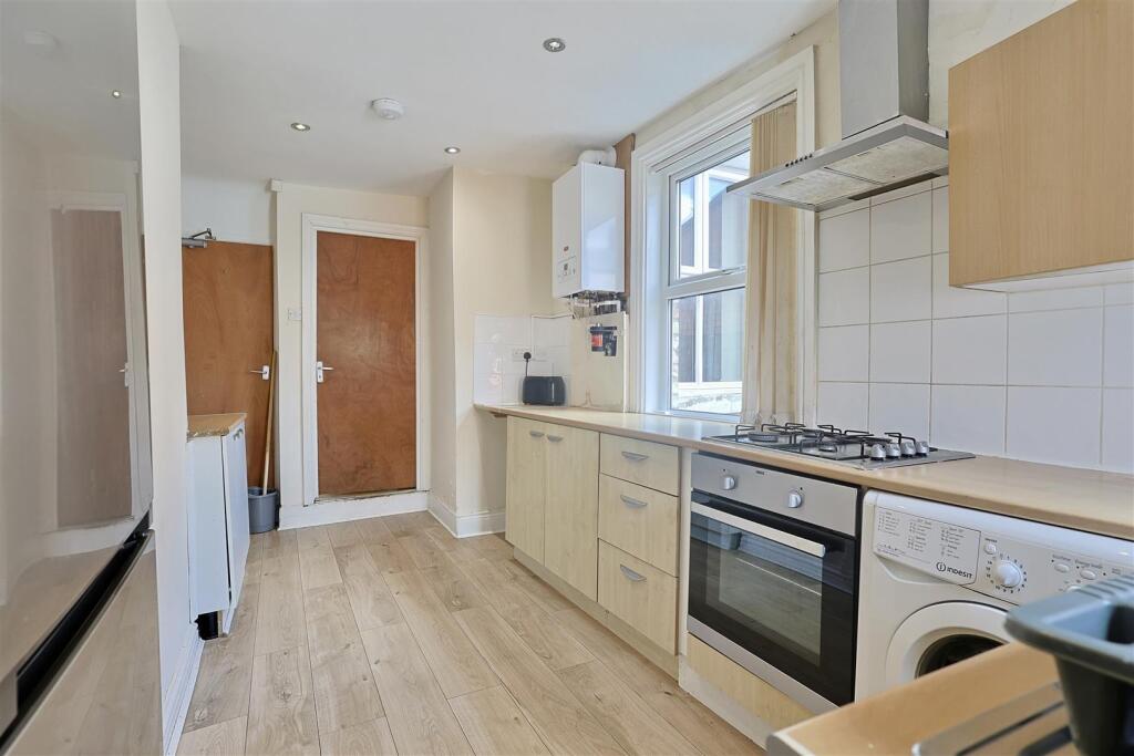 4 bed Mid Terraced House for rent in Newcastle upon Tyne. From Bowson - Jesmond