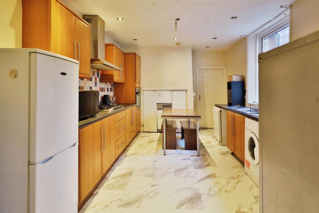 8 bed Mid Terraced House for rent in Newcastle upon Tyne. From Bowson - Jesmond 8 bed Mid Terraced House for rent in Newcastle upon Tyne. From Bowson - Jesmond